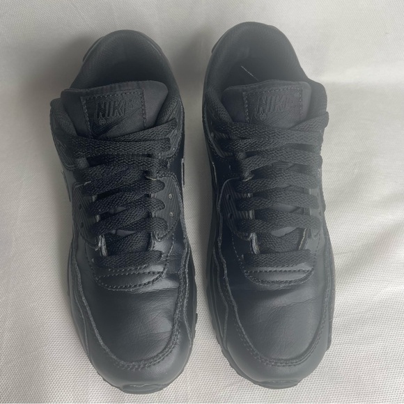 Nike Air Max 90 LTR Kids Sneakers Size 5Y Triple Black 833412-001 - Picture 2 of 15